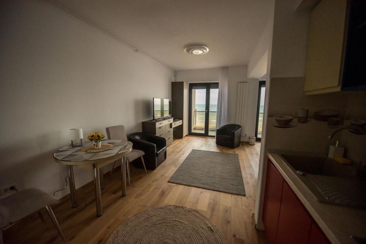 Black Sea Booking - Munchen Navodari Exterior photo